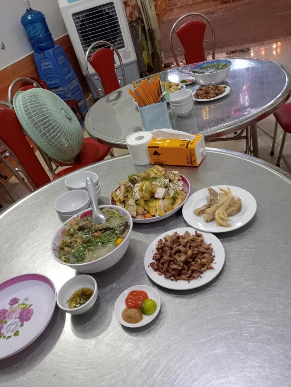 Nha Nghi Phuong Thao Bed and Breakfast Quan Lan Buitenkant foto